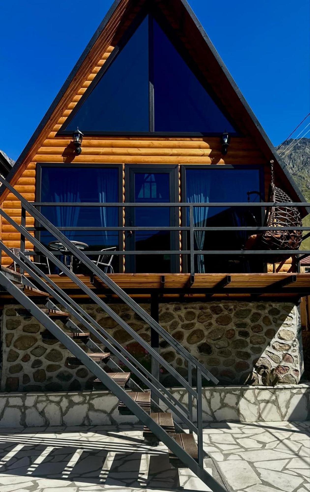 Edelweiss Cottage Kazbegi Eksteriør bilde